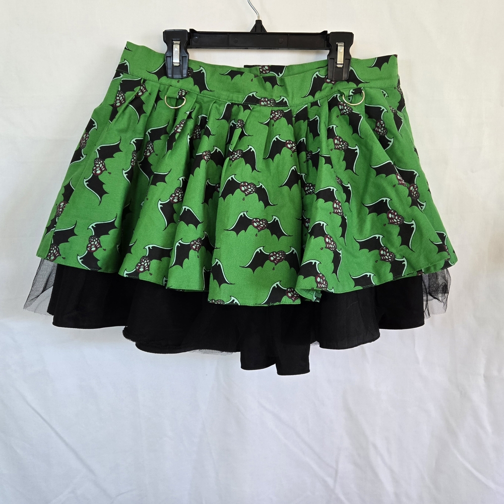 Collectif Women Green Black Bat Print Tulle Ruffle Skater Halloween Skirt Medium